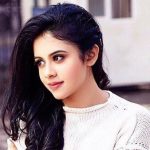Cerita Dishani Cakraborty Ikuti Jejak Si Bapak Jadi Bintang Bollywood 3 Cerita Dishani Cakraborty Ikuti Jejak Si Bapak Jadi Bintang Bollywood